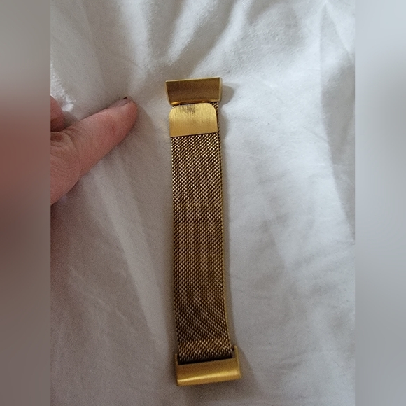 Charge 4 Gold Tone Mesh Magnetic Replacement Band - Picture 5 of 10